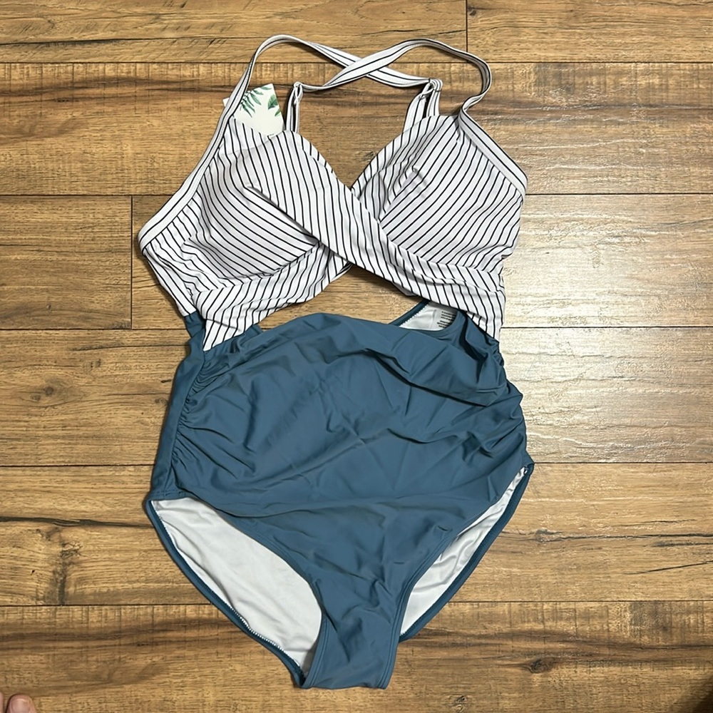 Women’s Swimsuit NWT